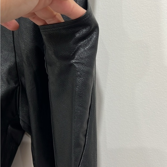 NWT commando leggings perfect control faux leather - Picture 3 of 5